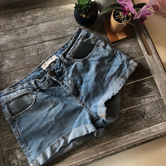 🎉2/25🎉 Jean shorts! - Picture 3 of 4